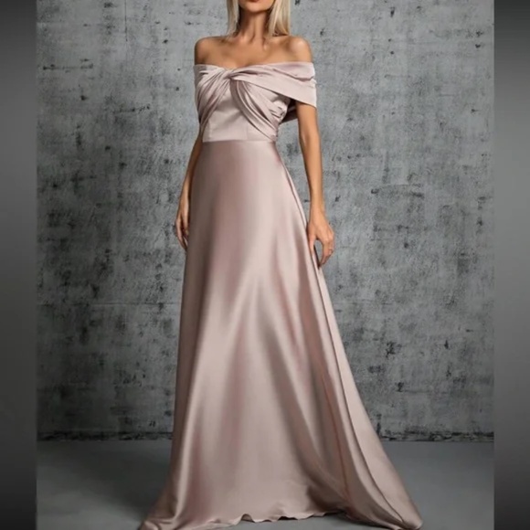 Luxe Satin Off Shoulder Evening Prom Party Formal Wedding Dress - Picture 15 of 16